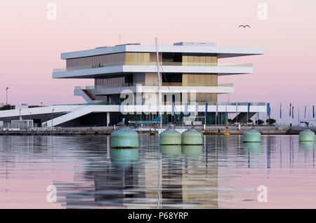 24 Novembre 2009 - Valencia, Spagna - Il Veles e Vents edificio, disegnato da David Chipperfield Architects e completato nel 2006. Ha vinto la foglia awar Foto Stock