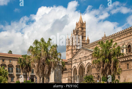 La Cattedrale di Palermo è uno dei più importanti monumenti architettonici in Sicilia Foto Stock