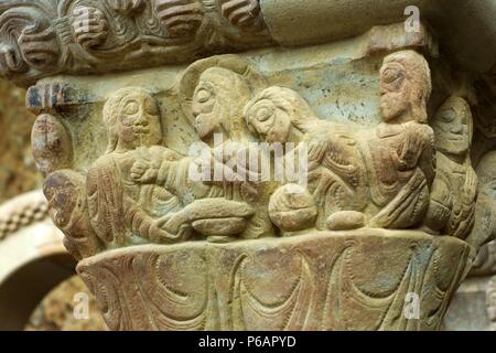 La ultima cena, capitel del claustro.Monasterio de San Juan de la Peña(s.XII-XIII) . Serrablo.Huesca.España. Foto Stock