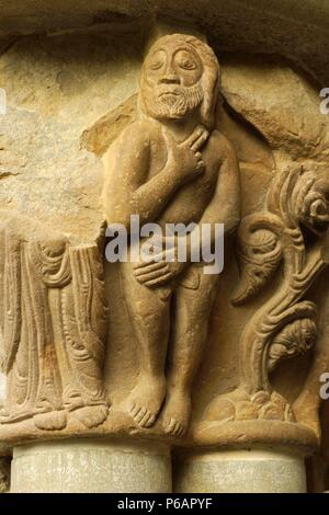 Adan, capitel del claustro.Monasterio de San Juan de la Peña(s.XII-XIII) . Serrablo.Huesca.España. Foto Stock