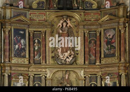 PARROQUIA DE SAN MARTIN. DETALLES del retablo. Foto Stock