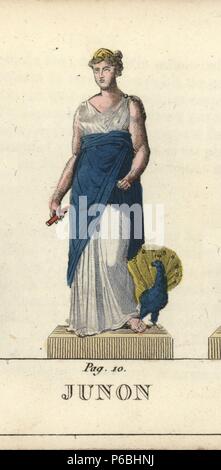 Giunone, regina degli dèi, dea romana del matrimonio con un pavone ai suoi piedi. Handcolored incisione su rame incisa da Jacques Louis Lacerf costante dopo le illustrazioni da Leonard Defraine da 'La mythologie en Estampes' (mitologia stampe o figure di divinità leggendaria), Chez P. Blanchard, Parigi, c.1820. Foto Stock