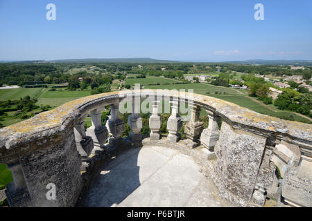 Vista panoramica dalla terrazza di Grignan Château o Château de Grignan sulla campagna circostante & Plain Grignan Drôme Provence Francia Foto Stock