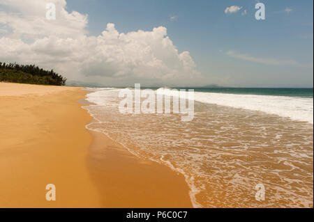 La spiaggia incontaminata di Haitang Bay, Sanya, Cina Foto Stock