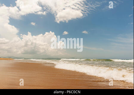 La spiaggia incontaminata di Haitang Bay, Sanya, Cina Foto Stock