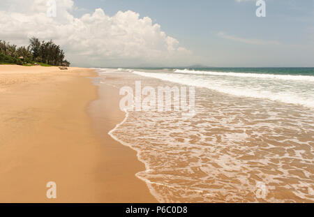 La spiaggia incontaminata di Haitang Bay, Sanya, Cina Foto Stock