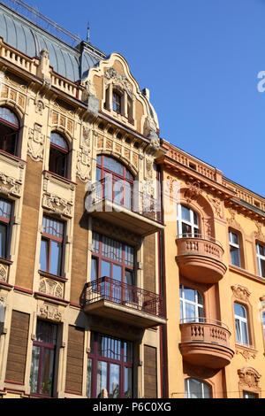 Lodz, Polonia - vecchio appartamento decorativo edificio. Architettura in provincia Lodzkie. Foto Stock