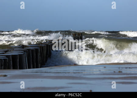 Wustrow, Germania - si gonfiano sul Mar Baltico Foto Stock