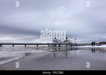 Ahlbeck, in Germania, in vista del ponte del mare Foto Stock