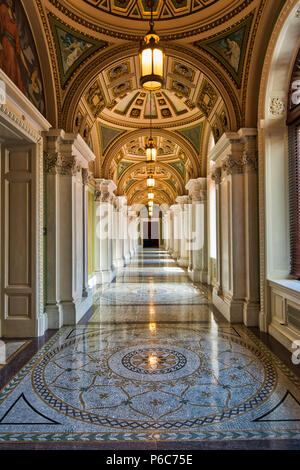 Un corridoio ornato nella biblioteca del palazzo dei congressi, il Thomas Jefferson Building, Washington, DC, Stati Uniti d'America Foto Stock