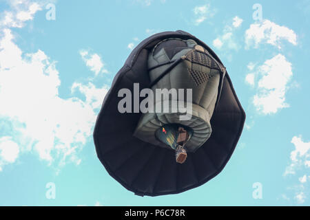 Darth Vader Balloon galleggianti lungo l'Albuquerque New Mexico Sky Foto Stock