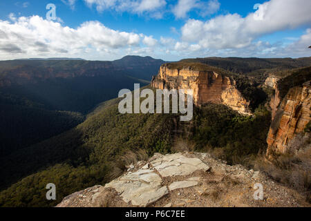L'iconico Baltzer lookout e Hanging Rock a Blackheath Nuovo Galles del Sud Australia su XX Giugno 2018 Foto Stock