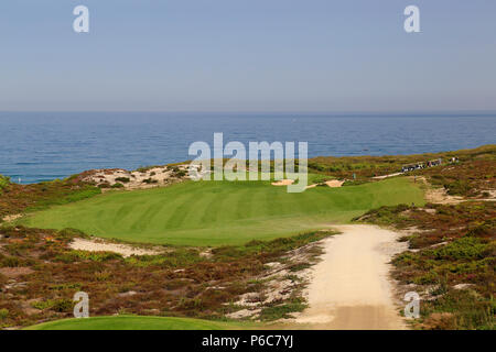 Scogliere a ovest del campo da golf, Obidos, Portogallo Foto Stock