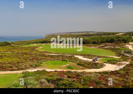 Scogliere a ovest del campo da golf, Obidos, Portogallo Foto Stock