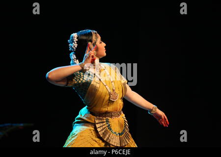 Il BHARATA NATYAM è uno degli otto di danza classica con forme di india,da parte dello stato del Tamil Nadu.Le foto vengono da diverse performance sul palco Foto Stock