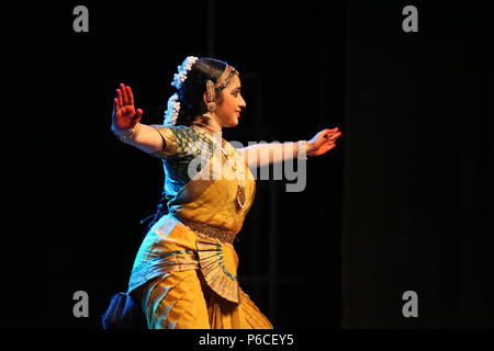 Il BHARATA NATYAM è uno degli otto di danza classica con forme di india,da parte dello stato del Tamil Nadu.Le foto vengono da diverse performance sul palco Foto Stock