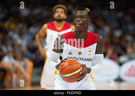 29 giugno 2018, Germania, Braunschweig, Basket, qualificazione della Coppa del Mondo, vs Germania Austria, primo round, gruppo G, 5° giornata: la Germania Dennis Schroeder. Foto: Swen Pförtner/dpa Foto Stock