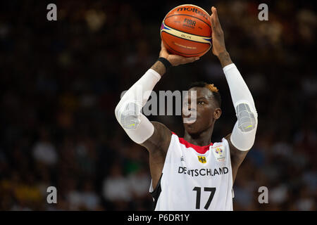 29 giugno 2018, Germania, Braunschweig, Basket, qualificazione della Coppa del Mondo, vs Germania Austria, primo round, gruppo G, 5° giornata: la Germania Dennis Schroeder. Foto: Swen Pförtner/dpa Foto Stock