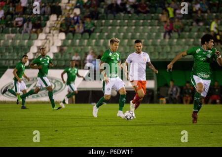 Campinas, Brasile. Il 29 giugno, 2018. Campionato brasiliano al Brinco de Ouro stadium, Campinas/SP, questo venerdì notte (29). Credito: Maycon Soldano/FotoArena/Alamy Live News Foto Stock