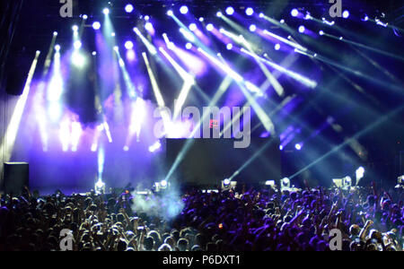 Milwaukee, Wisconsin, Stati Uniti d'America. Il 28 giugno, 2018. Artista elettronico Marshmello suona dal vivo presso Henry Maier Festival Park durante il Summerfest di Milwaukee, nel Wisconsin. Ricky Bassman/Cal Sport Media/Alamy Live News Foto Stock