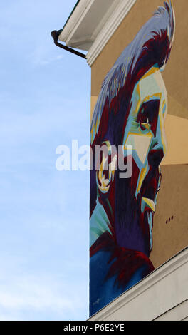 Kazan, Russia. Il 30 giugno, 2018. Coppa del Mondo di calcio. Un murale mostra il calciatore argentino Lionel Messi. Credito: Cezaro De Luca/dpa/Alamy Live News Foto Stock