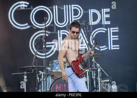 Finsbury park, Regno Unito. Il 30 giugno, 2018 Miglia Kane effettuando al Queens di età della pietra e gli amici UK.Finsbury Park di Londra.© Jason Richardson / Alamy Live News Foto Stock