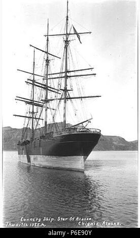 . Inglese: Tre-masted sailing ship STELLA DI ALASKA, Chignik, ca. 1912 . Inglese: didascalia sull'immagine: Cannery nave Stella di Alaska, Chignik, Alaska PH Coll 247.371 soggetti (LCSH): Stella di Alaska (corteccia)<br<cortecce (barche a vela)--Alaska--Chignik . circa 1912 77 Tre-masted sailing ship STELLA DI ALASKA, Chignik, ca 1912 THWAITES (162) Foto Stock