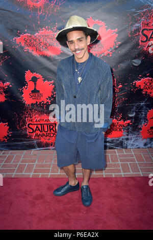 Ray Santiago frequentando la quarantaquattresima annuale di Saturno Awards 2018 a Castaway il 27 giugno 2018 di Burbank, in California. Foto Stock