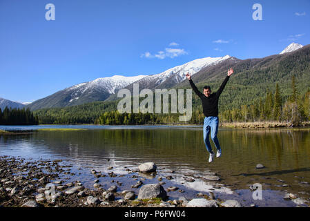 Splendidi paesaggi del nord al Lago Kanas National Park, Xinjiang, Cina Foto Stock