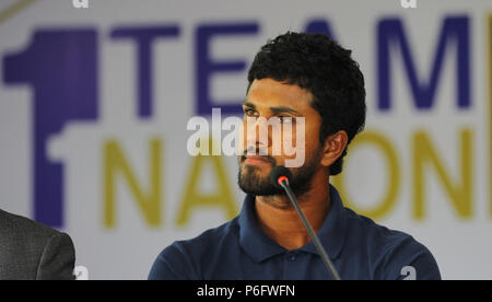 Il governo dello Sri Lanka cricket capitano Dinesh Chandimal parla durante una conferenza stampa. (Foto di Pradeep Dambarage / Pacific Stampa) Foto Stock