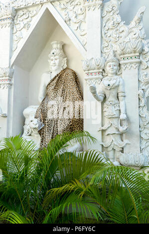 Thailandia Chiang Mai - Novembre 31, 2012 : Wat Suan Dok è un Templi di Chiang Mai conosciuto a casa antiche reliquie di Buddha da altri templi. Foto Stock