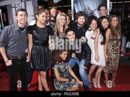 American Idol, ultimi 13 al Red Riding Hood Premiere al Chinese Theatre di Los Angeles. Scotty McCreery, Jacob Lusk, Karen Rodriguez, Paul McDonald, Pia Toscano, Casey Abrams, Ashthon Jones, Lauren Alaina, James Durbin, Naima Adedapo, Stefano Langone, Tia Megia e Haley Reinhart, American Idol Top 13 FinalistsAmerican idolo, ultimi 13  32 evento nella vita di Hollywood - California, tappeto rosso Evento, STATI UNITI D'AMERICA, industria cinematografica, celebrità, fotografia, Bestof, arte cultura e intrattenimento, Topix celebrità moda, migliori della vita di Hollywood, evento nella vita di Hollywood - California, moquette rossa e backstag Foto Stock