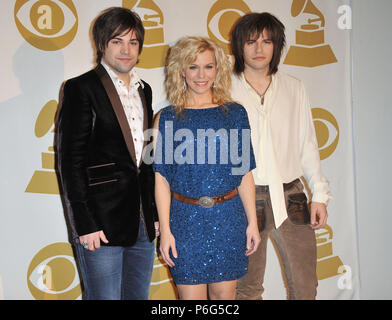 Neil Perry, Kimberly Perry, e Reid Perry della banda Perr nomination ai GRAMMY® concerto 2011 ayt il Nokia Theatre di Los Angeles.La Band Perry  20 evento nella vita di Hollywood - California, tappeto rosso Evento, STATI UNITI D'AMERICA, industria cinematografica, celebrità, fotografia, Bestof, arte cultura e intrattenimento, Topix celebrità moda, migliori della vita di Hollywood, evento nella vita di Hollywood - California, moquette rossa e dietro le quinte, ,arti della cultura e del divertimento, fotografia, inchiesta tsuni@Gamma-USA.com , Musica celebrità, musicista, gruppo di musica, 2010Band Perry  20 evento nella vita di Hollywood - California, Rosso Carpe Foto Stock