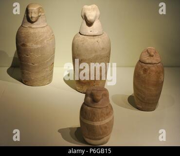 L'Egitto. Vasi canopi. Museo archeologico. Istanbul. La Turchia. Foto Stock