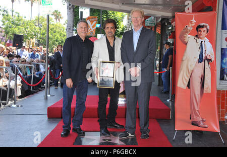 PETER FALK per essere onorati postumo con stella sulla walk of fame a Los Angeles. Durante la cerimonia di premiazione a Paul Reiser, Joe Mantegna, Ed Begley Jr a Peter Falk Stella un  Paul Reiser, Joe Mantegna, Ed Begley Jr a Peter Falk Star 75 evento nella vita di Hollywood - California, tappeto rosso Evento, STATI UNITI D'AMERICA, industria cinematografica, celebrità, fotografia, Bestof, arte cultura e intrattenimento, Topix celebrità moda, migliori della vita di Hollywood, evento nella vita di Hollywood - California, movie celebrità, personaggi televisivi, musica celebrità, Topix, Bestof, arte cultura e intrattenimento, fotografia, inchiesta tsuni@Gamma-STATI UNITI D'AMERICA Foto Stock