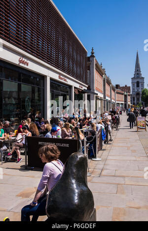 Pasti al fresco, Patisserie Valerie, Vescovi Square, Spitalfields, London, England, Regno Unito Foto Stock