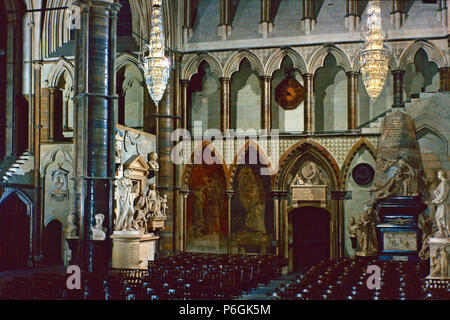 Poeta's Corner,l'Abbazia di Westminster, Londra, Inghilterra Foto Stock