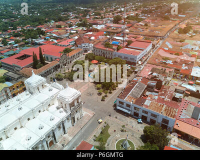 La piazza principale della città di Leon in Nicaragua drone vista. Leon cityscape Foto Stock