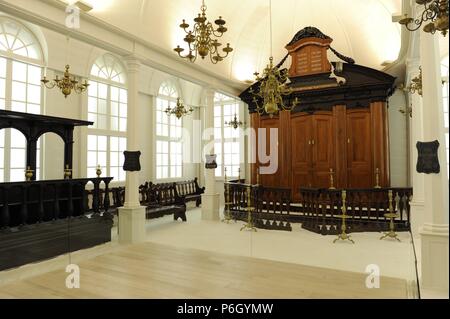 Museo di Israele. Gerusalemme. Sala dedicata alle sinagoghe ebraiche. Vista della Torah arca o Ark. Foto Stock