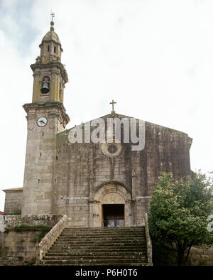 Rianxo, La Coruña provincia, Galizia, Spagna. La Santa Coloma chiesa costruita nel XV secolo e successivamente riformato. Foto Stock