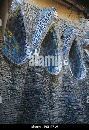Chiesa cripta Colonia Güell. Windows. Foto Stock