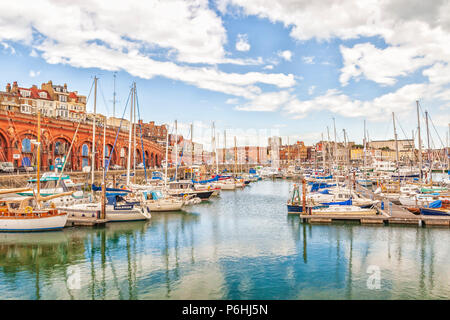 Barche nel porto di Ramsgate Kent, Inghilterra Foto Stock