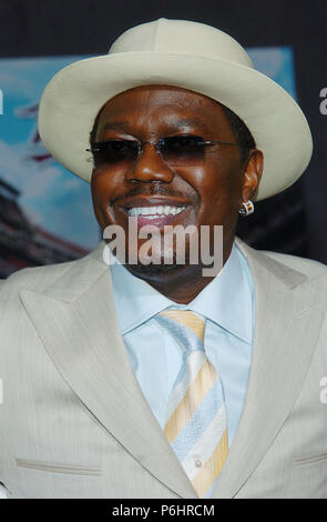 Bernie Mac che arrivano al signor 3000 Premiere al El Capitan Theatre di Los Angeles. Settembre 8, 2004.BernieMac060 Red Carpet Event, verticale, STATI UNITI D'AMERICA, industria cinematografica, celebrità, fotografia, Bestof, arte cultura e intrattenimento, Topix celebrità moda / Verticale, meglio di, evento nella vita di Hollywood - California, moquette rossa e dietro le quinte, USA, industria cinematografica, celebrità, movie celebrità, personaggi televisivi, musica celebrità, fotografia, Bestof, arte cultura e intrattenimento, Topix, headshot, verticale, una persona, dall'anno , 2004, inchiesta tsuni@Gamma-USA.com Foto Stock