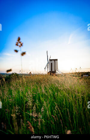 Tramonto a Brill Hill nel Buckinghamshire su una sera d'estate. Foto Stock