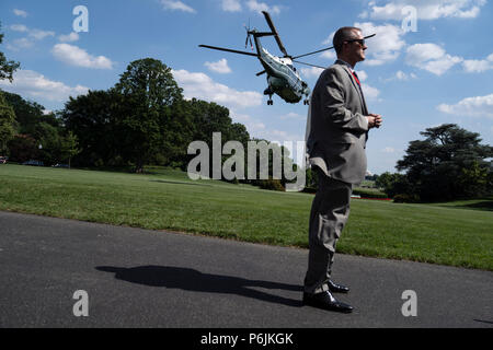 Uno marino si diparte la South Lawn della Casa Bianca a Washington DC, USA su Giugno 29, 2018 a Washington, DC. Credito: Toya Sarno Giordania/CNP /MediaPunch Foto Stock
