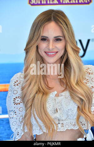 Los Angeles, Stati Uniti d'America. 30 GIU, 2018. Amanda Stanton in premiere mondiale per 'Hotel Transilvania 3: Estate VACANZA' al Regency Village Theatre Immagine: Sarah Stewart Credito: Sarah Stewart/Alamy Live News Foto Stock