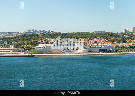 Lisbona, Portogallo - 19 Maggio 2017: vista dell'edificio di architettura moderna, Champalimaud Foundation a Lisbona, Portogallo. Biomedico ricerca privata Foto Stock