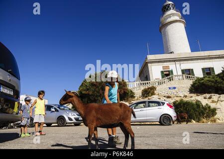 Faro de Formentor,proyectado por Emili Pou en 1927, cabo de Formentor, Pollença,Mallorca, Islas Baleares, Spagna, Europa. Foto Stock