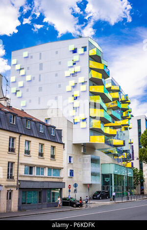 Costruzioni insolite con architettura moderna a Parigi, Francia Foto Stock