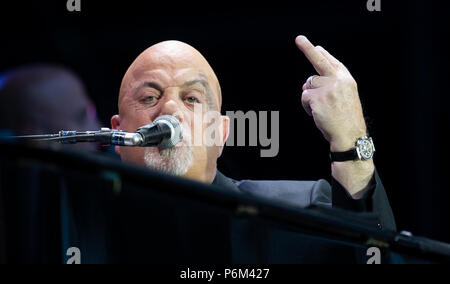 Amburgo, Germania. Il 30 giugno, 2018. Musicista americano William Billy Joel Martin suona presso il suo unico concerto in Germania. Credito: Daniel Reinhardt/dpa/Alamy Live News Foto Stock